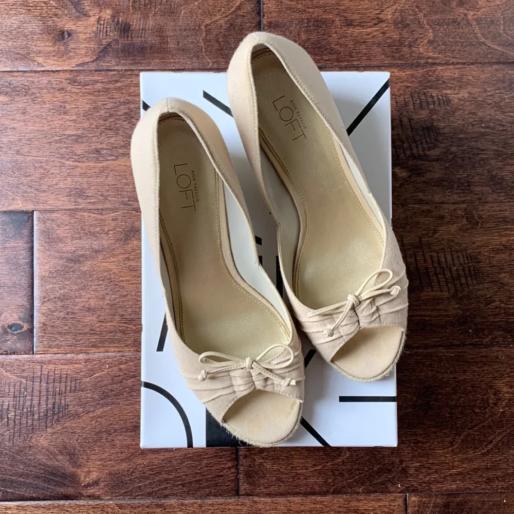 LOFT Beige Joey Peep Toe Espadrille Heeled Wedge Size 6.5